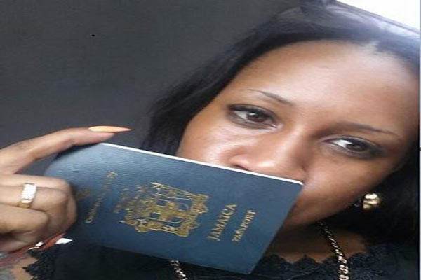 Vanessa bling Gaza Slim gets back passport Oct 2014