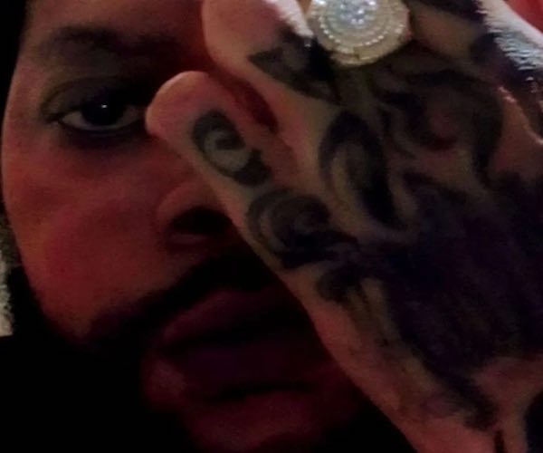 vybz kartel photo from jail with bling november 2022